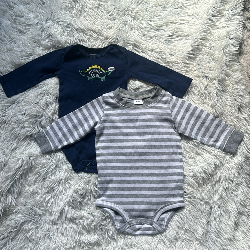 Carter’s | 🦕🦖Long Sleeve Onesie Bundle | 6-9 Month